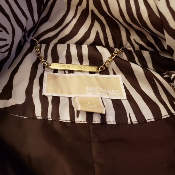 MK Michael Zebra Kors Packable Puffer Vest w/bag - Picture 5 of 8